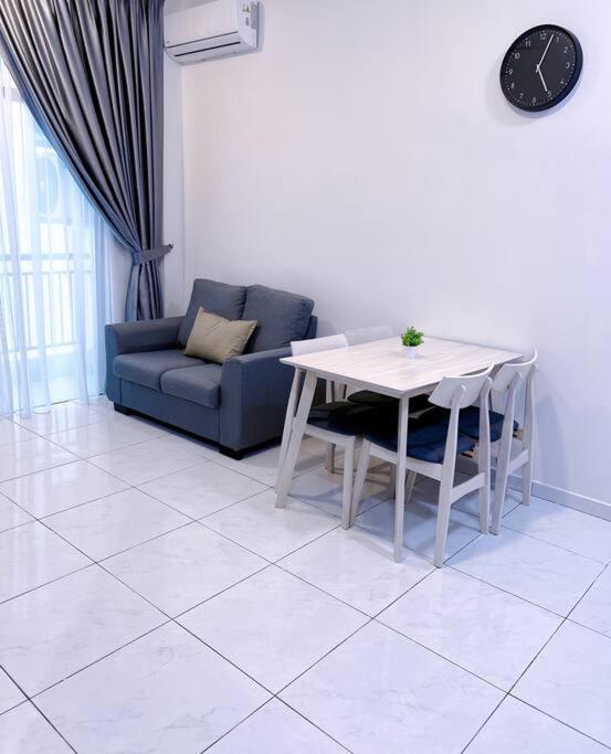 Apartment Thesun #3br #pisa #ftz #familystay #usm Bayan Lepas